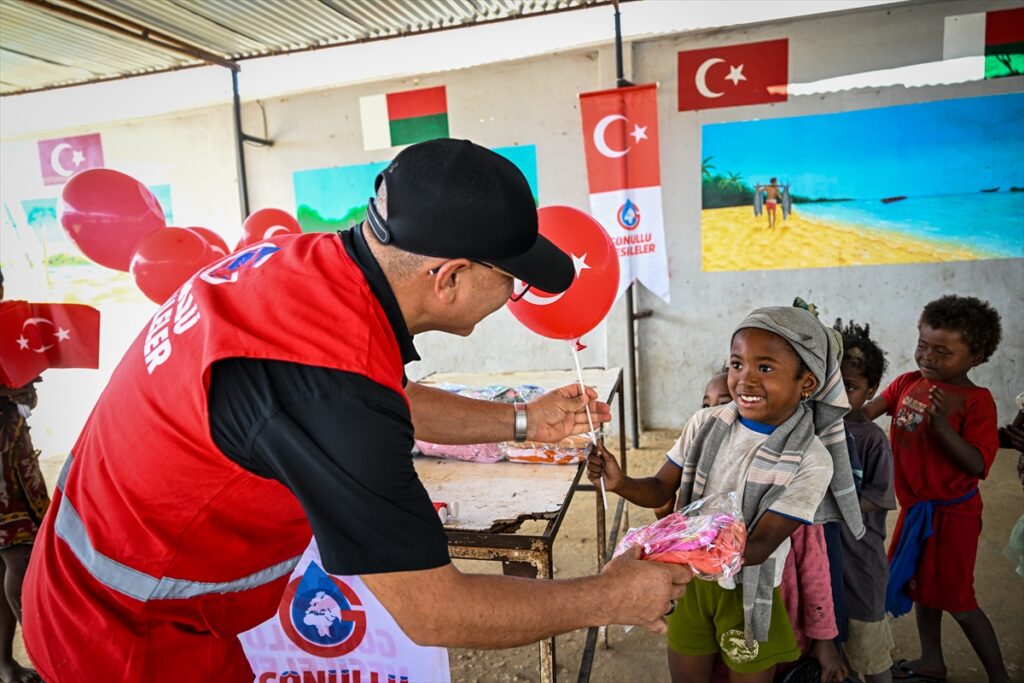Adana’dan Madagaskar’a yardım eli