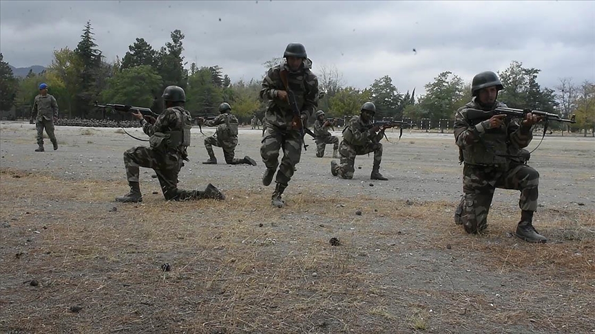 Libyalı askerlerin Türkiye’de aldığı komando eğitiminden görüntüler paylaşıldı