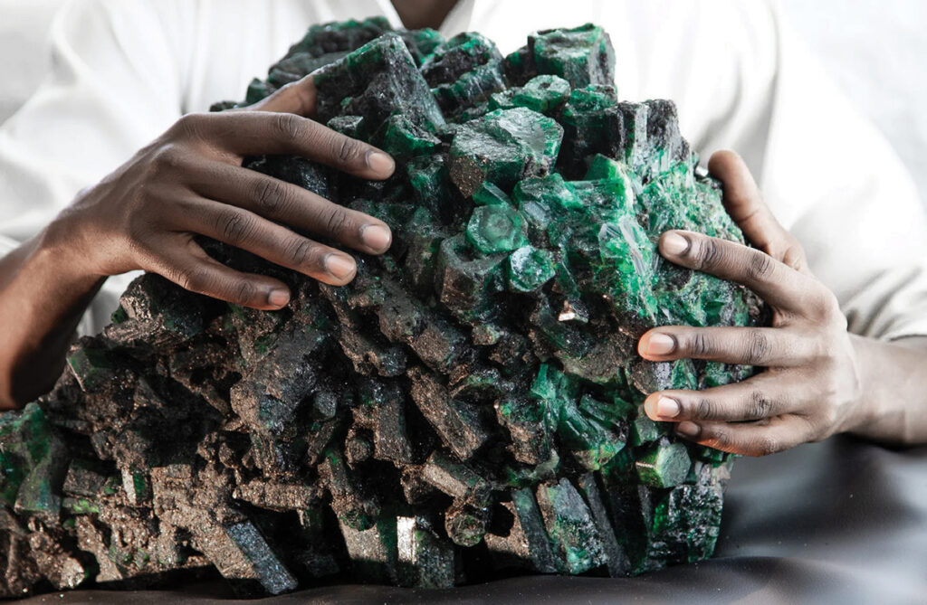 Madagaskar başkanlık sarayında 300 kg’lık zümrüt bulundu