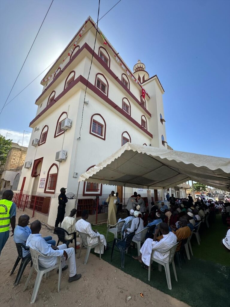 TİKA, Senegal’deki 4 katlı camisinin açılışını yaptı