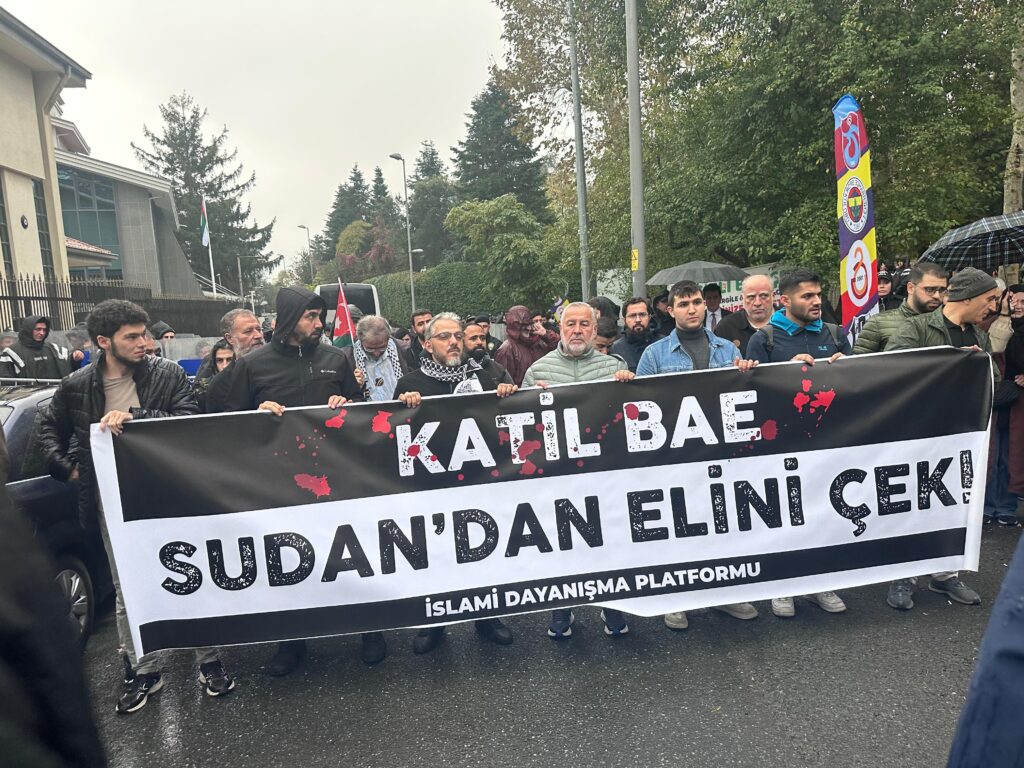 BAE Konsolosluğu önünde Sudan halkına destek gösterisi