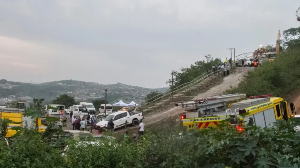 Güney Afrika’da tapınak çöktü: 5 ölü