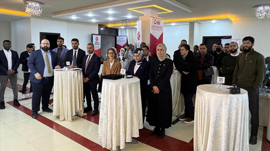 Türkiye mezunu Libyalılar Trablus’ta bir araya geldi