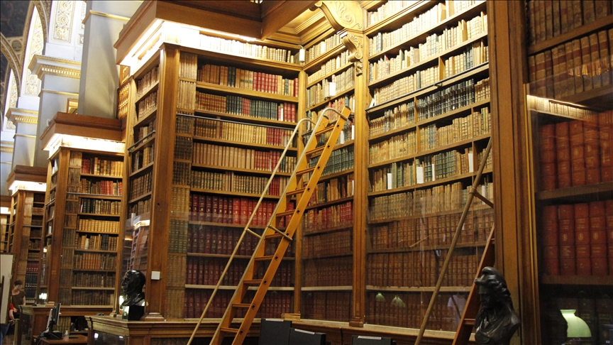 Fransız-Cezayirli yazar Sansal, Fransız Akademisi’ne seçildi